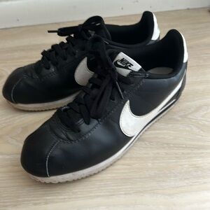 NIKE Cortez black & white